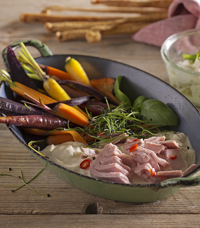 Chilli Tuna with Two Types of Carrots and Stracciatella Cheese