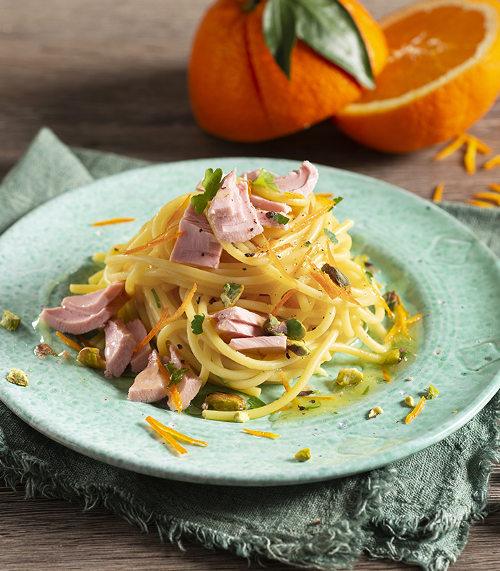 Tuna-flavoured Spaghetti with Pistachio Nuts and Orange Zest